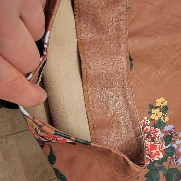 Flying Tomatoe Faux Leather Floral Mini Skirt Size XS - Picture 9 of 9